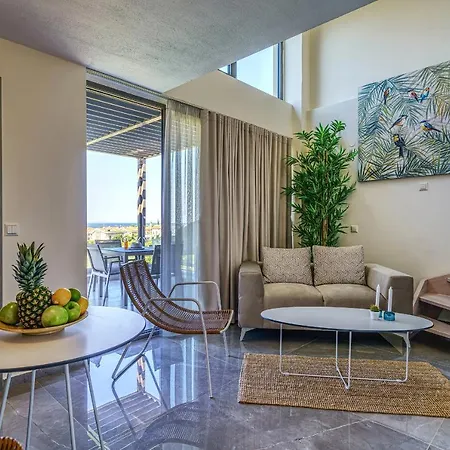 شقة Miroes نيكيتي