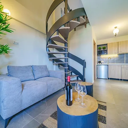 Miroes Apartment *